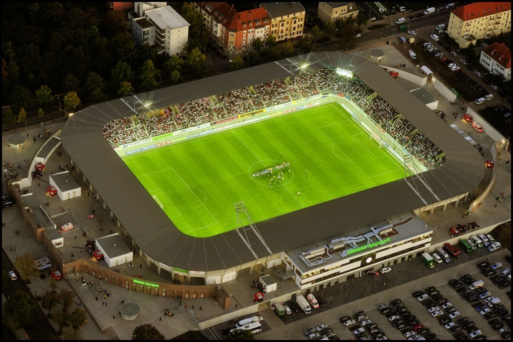 das-alte-kurt-wabbel-stadion-www-leunachemiestadion-de